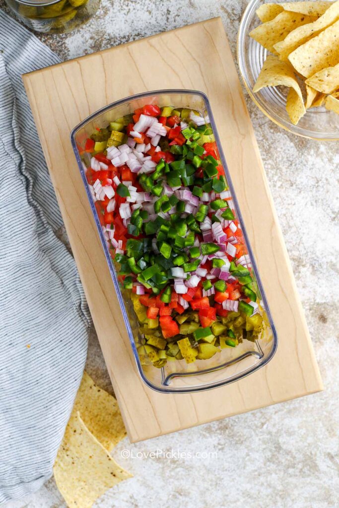 chopped ingredients on a board for pickle de gallo