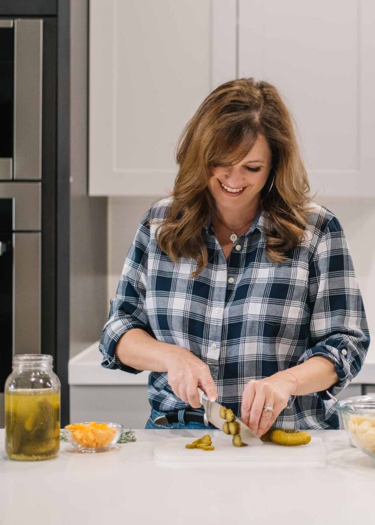 holly from lovespickles.com slicing dill pickles